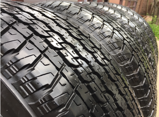 ยาง Bridgestone 255 65 17 ปลายปี16 ดอกเต็ม ไม่มีปะ ใช้ยาว ราคาไม่แพง