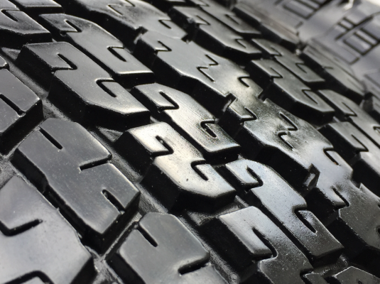 ยาง Bridgestone 255 65 17 ปลายปี16 ดอกเต็ม ไม่มีปะ ใช้ยาว ราคาไม่แพง