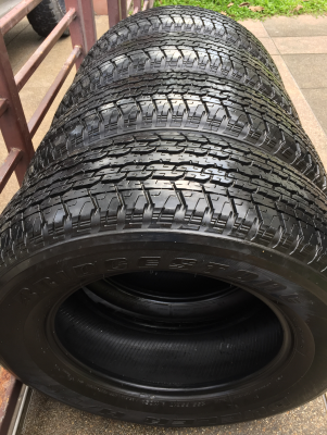 ยาง Bridgestone 255 65 17 ปลายปี16 ดอกเต็ม ไม่มีปะ ใช้ยาว ราคาไม่แพง