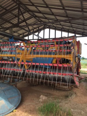 รถเกี่ยวข้าว ศักพัฒนา รุ่น KM-47 เครื่อง195โบว์. รถสวยพร้อมใช้งาน รถเกี่ยวข้าว ศักพัฒนา รุ่น KM-47 เครื่อง195โบว์. รถสวยพร้อมใช้งาน