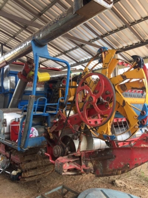 รถเกี่ยวข้าว ศักพัฒนา รุ่น KM-47 เครื่อง195โบว์. รถสวยพร้อมใช้งาน รถเกี่ยวข้าว ศักพัฒนา รุ่น KM-47 เครื่อง195โบว์. รถสวยพร้อมใช้งาน