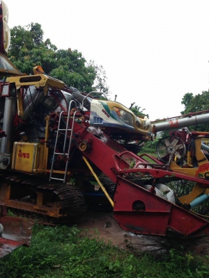 ขายรถเกี่ยวเจ้าช้างไวไฟ ปี50เครื่องอีซูซุ 6HL1ช่วงล่าง12ปั๊ม23 ช่วงล่างดีสภาพพร้อมใช้งาน