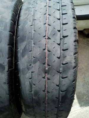 195R14 BRIDGESTONE LEO 677 มี 2 เส้น ปี16 มีกินข้าง ไม่มีรั่ว โทร.081-427-3941 195R14 BRIDGESTONE LEO 677 มี 2 เส้น ปี16 มีกินข้าง ไม่มีรั่ว โทร.081-427-3941
