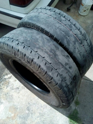 195R14 BRIDGESTONE LEO 677 มี 2 เส้น ปี16 มีกินข้าง ไม่มีรั่ว โทร.081-427-3941