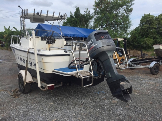 เรือ Trophy 1802 Walkaround