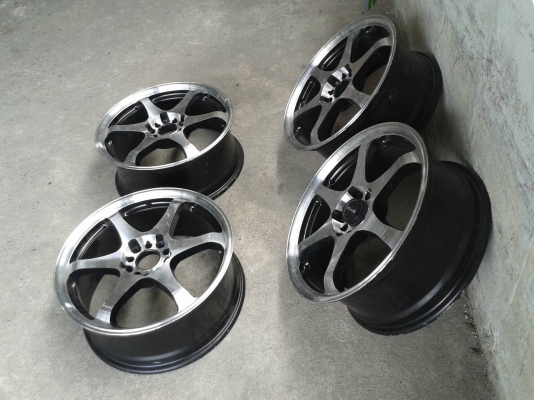 ขอบ17นิ้ว5รู100/114 ชุดนี้ ราคา 5300 บาท