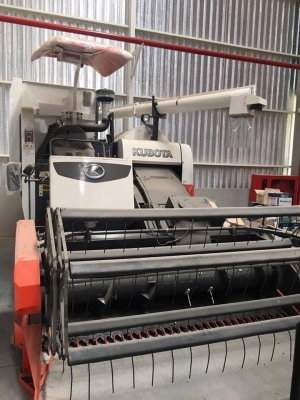 ขายรถเกี่ยวนวดข้าวมือสอง ขายรถเกี่ยวนวดข้าวมือสอง