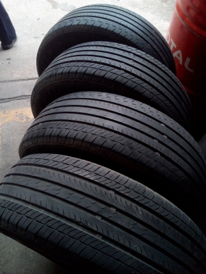 215/60R16  MAXXIS WALTZ NS800 ปี15 ปียังใหม่ๆ ชุด 4 เส้น 1800 บาท โทร.081-427-3941