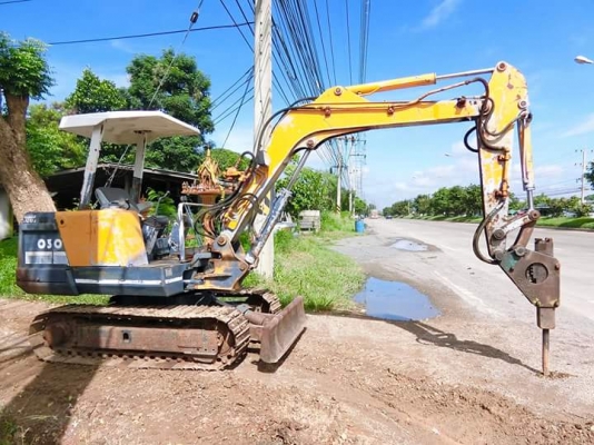 ขายรถแบ๊คโฮ ยี่ห้อ : KUBOTA แบบ : KX030 ขนาดเท่ากับPC30 ราคา330,000 บาท (ราคานี้ พร้อมบุ้งกี๋+หัวกะแทก)รถเก่านอกแท้ มีเอกสารใบอินวอย ไม่เคยใช้งานในไทย  สนใจติดต่อ: 099-907-9273 กิ๊ฟ กมลชนก,099-907-3356 ช่างบัง