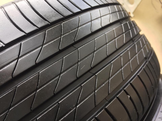 ขายยาง MICHELIN PRIMACY 3ST 225-50-17 ปลายปี15 ดอกหนาจัด สภาพสวยมาก ไม่มีปะ ไม่มีตำหนิ ชุดละ 5,900 บาท