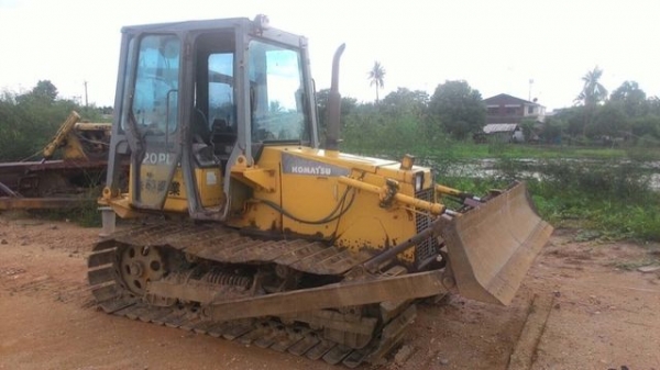 ขาย!! >>> แทรกเตอร์ Komatsu D20 รุ่น 7 PLL พร้อมใช้งาน สวยๆ <<< เบอร์ติดต่อ 098-7155789 086-4631102