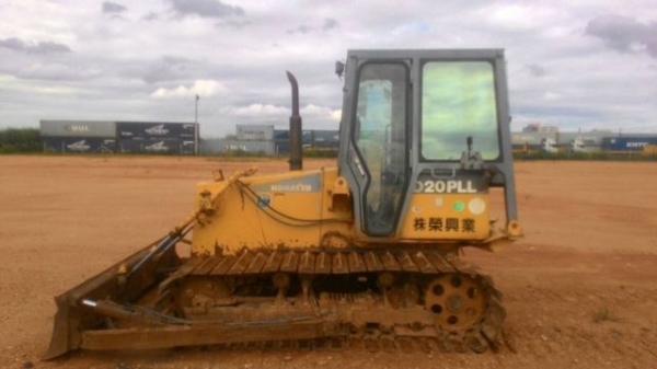 ขาย!! >>> แทรกเตอร์ Komatsu D20 รุ่น 7 PLL พร้อมใช้งาน สวยๆ <<< เบอร์ติดต่อ 098-7155789 086-4631102