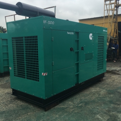 เครื่องปั่นไฟCUMMINS 300 KVA.USA.ราคาพิเศษ พร้อมชุดAUTO รับประกัน 2 ปี