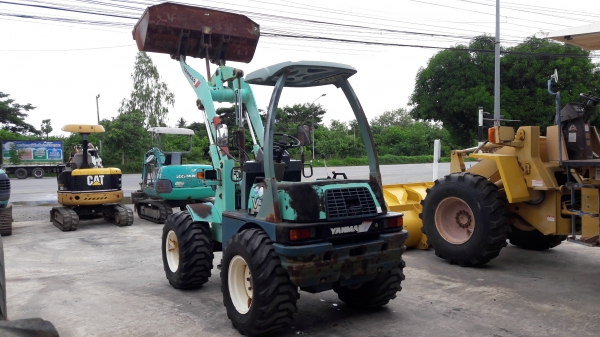 รถตัก Yanmar V4-3 เก่าญี่ปุ่น ขับเคลื่อน4ล้อ รถตัก Yanmar V4-3 เก่าญี่ปุ่น ขับเคลื่อน4ล้อ