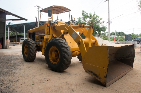 ขายรถตักล้อยางครับ JH63 เอวอ่อน สภาพสวย พร้อมใช้งานครับ