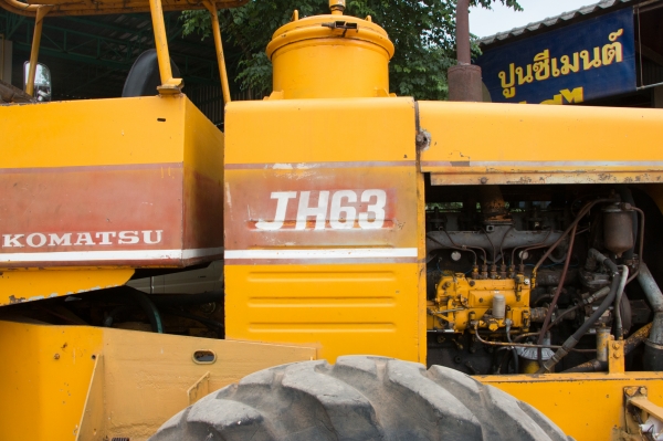 ขายรถตักล้อยางครับ JH63 เอวอ่อน สภาพสวย พร้อมใช้งานครับ