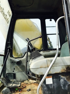 ขออณุญาติขาย PC200-6เครื่องโคมัสสุชีเรี่ยนสูง90000 กว่าเอกสารเล่มไฟฟ้าครบช่วงล่างเดิม ราคา 880000 สนใจติดต่อ 0853224877 -0988930465