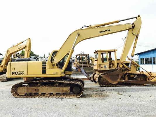 ขออณุญาติขาย PC200-6เครื่องโคมัสสุชีเรี่ยนสูง90000 กว่าเอกสารเล่มไฟฟ้าครบช่วงล่างเดิม ราคา 880000 สนใจติดต่อ 0853224877 -0988930465