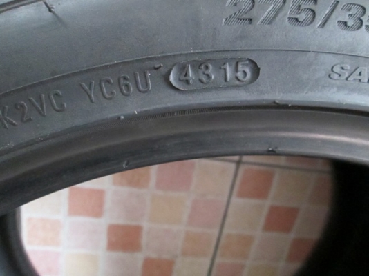 ขายยาง KUMHO 245-40-18 ,275-35-18 ปลายปี15 (1ชุด)
