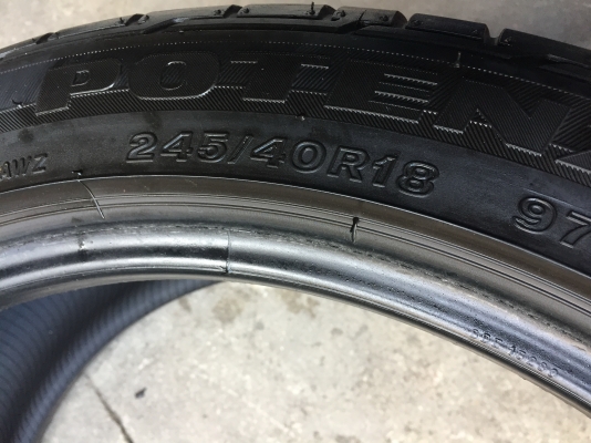 ยาง Bridgstone 245-40-18 ปี 14 made in poland 2 เส้น 2500 สวยๆไม่มีปะไม่บวมไม่กินข้างดอกยางเหลือเยอะ