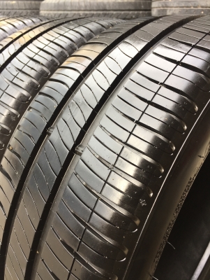 ยาง MICHELIN 185-55-16 ปี 16 2เส้น ปี 15 2เส้น ครบชุด 4 เส้น 3000  สภาพสวยๆไม่มีปะไม่บวมไม่กินข้าง ดอกยางเหลือเยอะเอาไปวิ่งกันใด้อีกยาวค่ะ