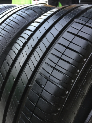 ยาง MICHELIN 205-60-15 ปี 16 ครบชุด 4 เส้น 4500 สภาพสวยๆไม่มีปะไม่บวมไม่กินข้าง ดอกยางเหลือเยอะเอาไป