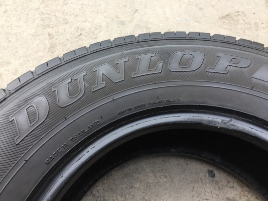 ยาง Dunlop 195 R 14 ปี 15 ครบชุด 4 เส้น 4500 สภาพสวยๆไม่บวมไม่กินข้าง ดอกยางเหลือเยอะเอาไปวิ่งกันใด้