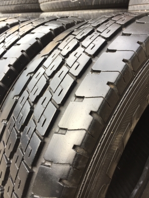 ยาง Dunlop 195 R 14 ปี 15 ครบชุด 4 เส้น 4500 สภาพสวยๆไม่บวมไม่กินข้าง ดอกยางเหลือเยอะเอาไปวิ่งกันใด้