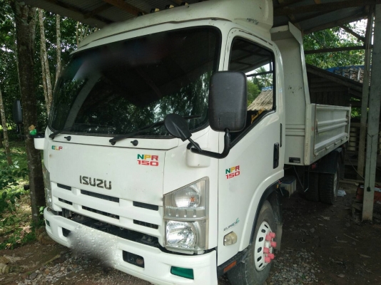รถอีซูซุ 6 ล้อดั้ม NPR 150 แรงม้า ปี 56. , ( รถวิ่ง 1xx,xxx กม. ) สนใจติดต่อ 081 - 6079515