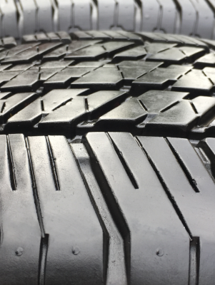 ยาง Bridgestone 265 60 18 ปลายปี16 ดอกเต็ม ไม่มีปะ ใช้ยาว ราคาไม่แพง