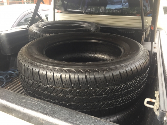 ยาง Bridgestone 265 60 18 ปลายปี16 ดอกเต็ม ไม่มีปะ ใช้ยาว ราคาไม่แพง