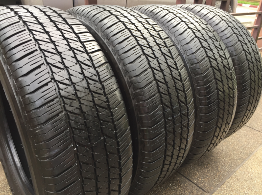 ยาง Bridgestone 265 60 18 ปลายปี16 ดอกเต็ม ไม่มีปะ ใช้ยาว ราคาไม่แพง
