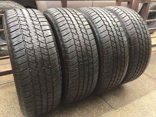 ยาง Bridgestone 265 60 18 ปลายปี16 ดอกเต็ม ไม่มีปะ ใช้ยาว ราคาไม่แพง