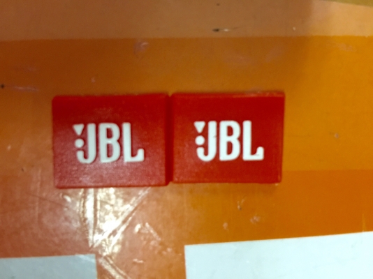 ขายโลโก้ JBL รุ่น TM Series สีทองของแท้บริษัทมหาจักรเลย ขายโลโก้ JBL รุ่น TM Series สีทองของแท้บริษัทมหาจักรเลย