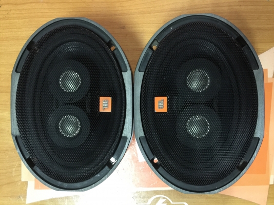 ขายโลโก้ JBL รุ่น TM Series สีทองของแท้บริษัทมหาจักรเลย ขายโลโก้ JBL รุ่น TM Series สีทองของแท้บริษัทมหาจักรเลย