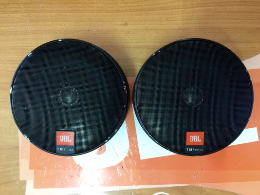 ขายโลโก้ JBL รุ่น TM Series สีทองของแท้บริษัทมหาจักรเลย ขายโลโก้ JBL รุ่น TM Series สีทองของแท้บริษัทมหาจักรเลย
