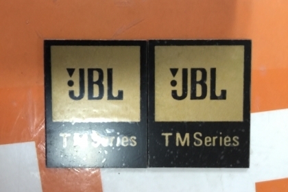 ขายโลโก้ JBL รุ่น TM Series สีทองของแท้บริษัทมหาจักรเลย