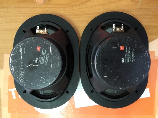 ขายโลโก้ JBL รุ่น TM Series สีทองของแท้บริษัทมหาจักรเลย ขายโลโก้ JBL รุ่น TM Series สีทองของแท้บริษัทมหาจักรเลย