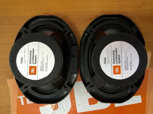 ขายโลโก้ JBL รุ่น TM Series สีทองของแท้บริษัทมหาจักรเลย ขายโลโก้ JBL รุ่น TM Series สีทองของแท้บริษัทมหาจักรเลย