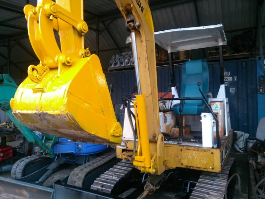 รถแบคโฮ MITSUBISHI MS030 เป็นซีเรียลสูง จะเป็น ME แล้ว รถเก่านอกพึ่งนำเข้ามา เครื่องดี ปั๊ทแรง แทร็กเหล็ก บูมอาร์มสวย ไฟฟ้าครบ มีเอกสารใบอินวอยซ์ ชุดจดทะเบียน