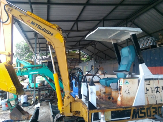 รถแบคโฮ MITSUBISHI MS030 เป็นซีเรียลสูง จะเป็น ME แล้ว รถเก่านอกพึ่งนำเข้ามา เครื่องดี ปั๊ทแรง แทร็กเหล็ก บูมอาร์มสวย ไฟฟ้าครบ มีเอกสารใบอินวอยซ์ ชุดจดทะเบียน