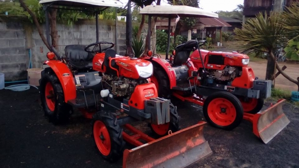 KUBOTA  KRT 140 สวยๆๆพร้อมใช้ อุปกรณ์ ดันหน้า พาลหลังสวย เล่มทะเบียนเอกสารพร้อม