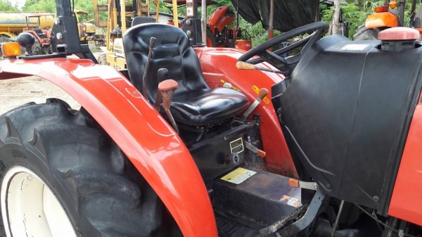 ขายรถไถyanmar EF393T ดันหน้า+ผาน6 เดิมๆรถปี2556 พร้อมใช้งาน โทร 0872016577