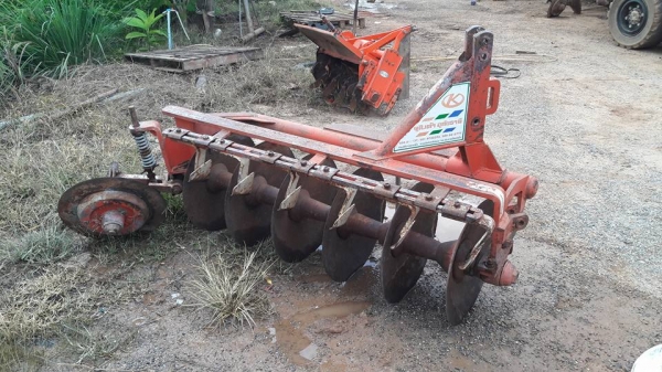 ขายรถไถyanmar EF393T ดันหน้า+ผาน6 เดิมๆรถปี2556 พร้อมใช้งาน โทร 0872016577
