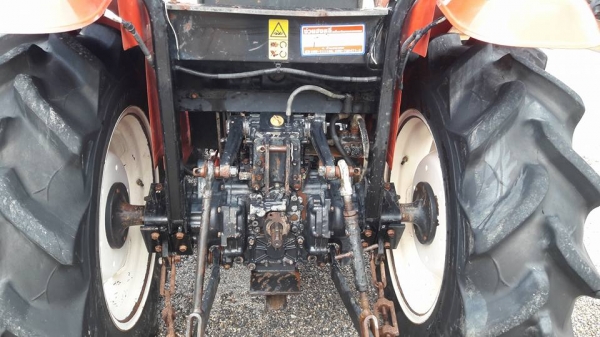 ขายรถไถyanmar EF393T ดันหน้า+ผาน6 เดิมๆรถปี2556 พร้อมใช้งาน โทร 0872016577