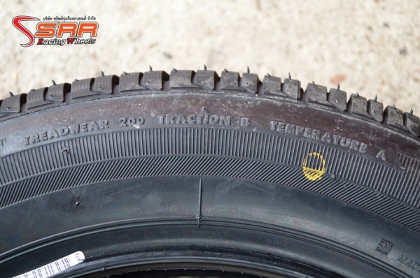 BRIDGESTONE B250 185/60R15 เส้นละ 2,750 บาทปี17 BRIDGESTONE B250 185/60R15 เส้นละ 2,750 บาทปี17
