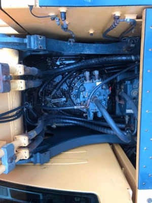 ขายครับ HYUNDAI 220-9s 3000 ชมพร้อมใช้เปลี่ยนของเหลวหมดแล้ว รถออกห้าง 0909920299