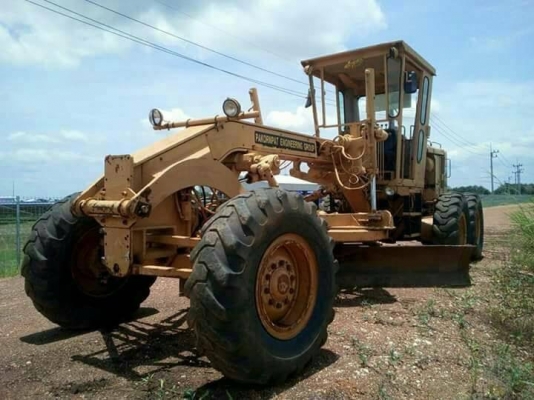 ขาย 1,650,000  รถเกรดเดอร์ CAT140 G 72 v เครื่องดี เกียร์แรง เอวแน่น ยางดี มีเก๋ง เอกสารแจ้งจำหน่าย รถอยู่ สระแก้ว 090-772-3710 090-772-3708