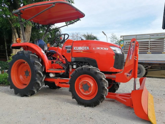 คูโบต้า..L3008DT 4 WD..ดันหน้า..ตัดหญ้าใหม่ 298000 บาท..โทร..0856511968