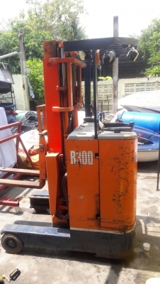 ขาย รถโฟล์คลิฟท์ไฟฟ้า TOYOTA R300 เก่าญี่ปุ่น แบบยืนขับ ยกได้ 3 เมตร ราคา 45,000 ขาย รถโฟล์คลิฟท์ไฟฟ้า TOYOTA R300 เก่าญี่ปุ่น แบบยืนขับ ยกได้ 3 เมตร ราคา 45,000